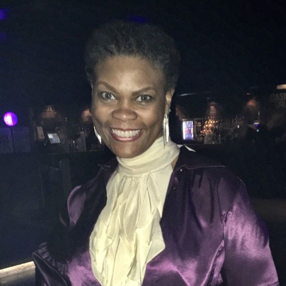 Meet your Posher, Delonda - Picture 1 of 1