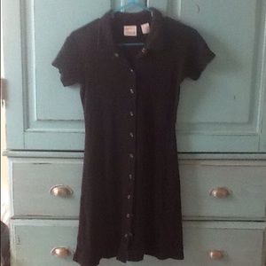 CUTE & .CASUAL LITTLE BLACK DRESS.