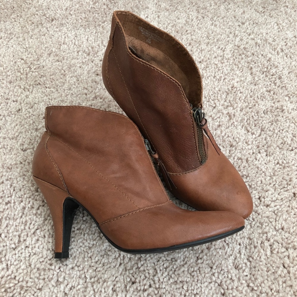 Nine west booties size 5.