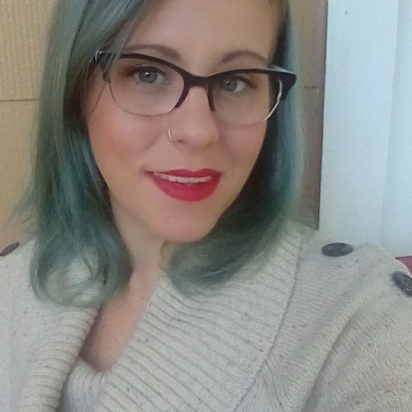 Meet your Posher, Harlot💚 - Picture 2 of 4