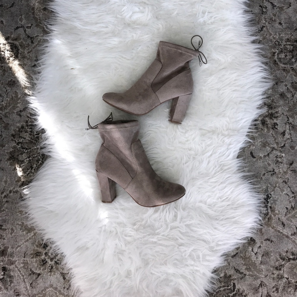 Nine West Bordeaux Pull -On Booties
