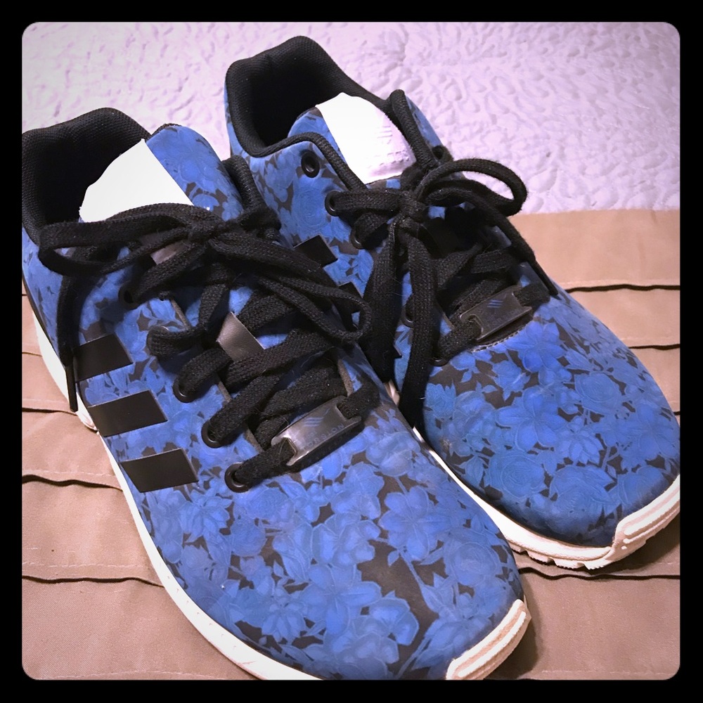 Running shoes that have an adorable flower print!!