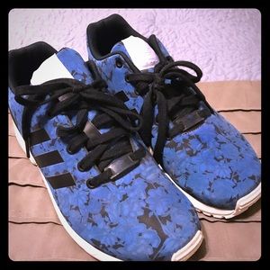 Running shoes that have an adorable flower print!!