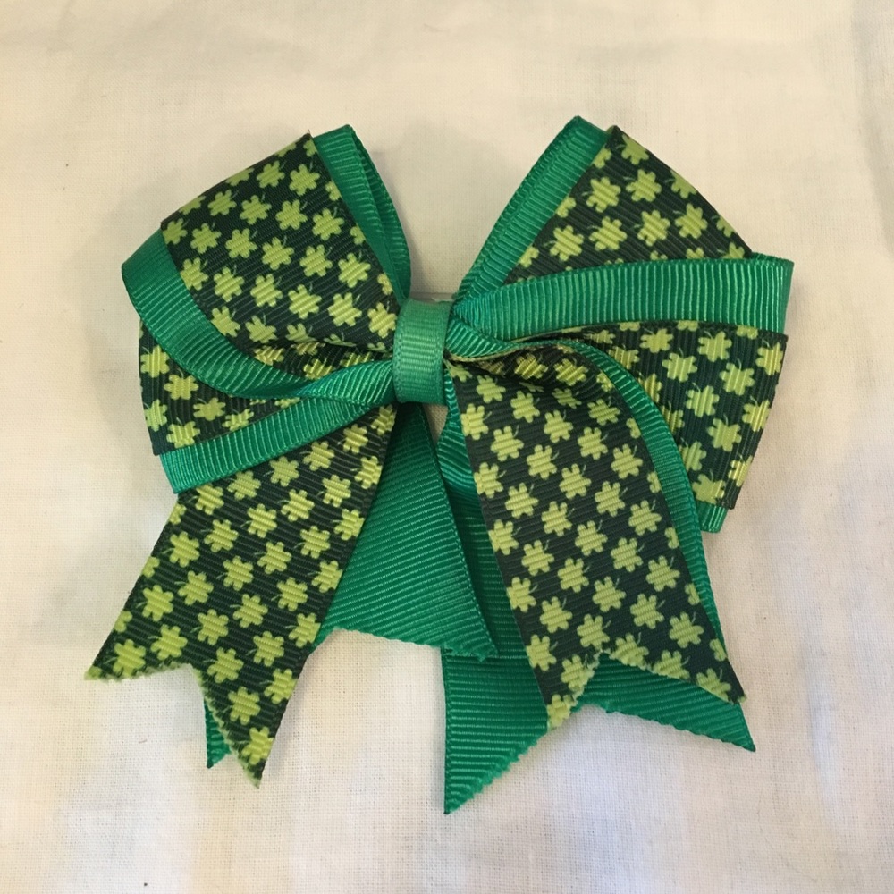 Shamrock hair bow
