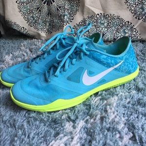 Nike fitsole tennis shoes