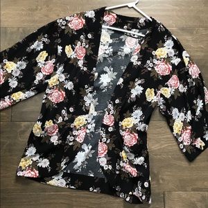 BNWOT Floral Short Kimono