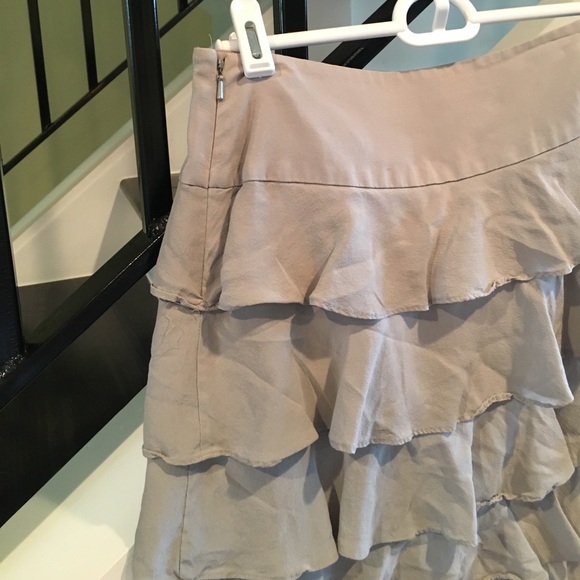 Grey ruffle skirt - Picture 2 of 2