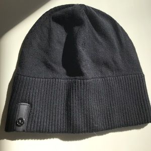 Lululemon hat never wore!