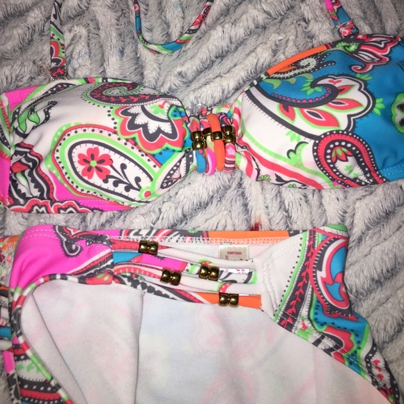 Bathing suit - Picture 2 of 3