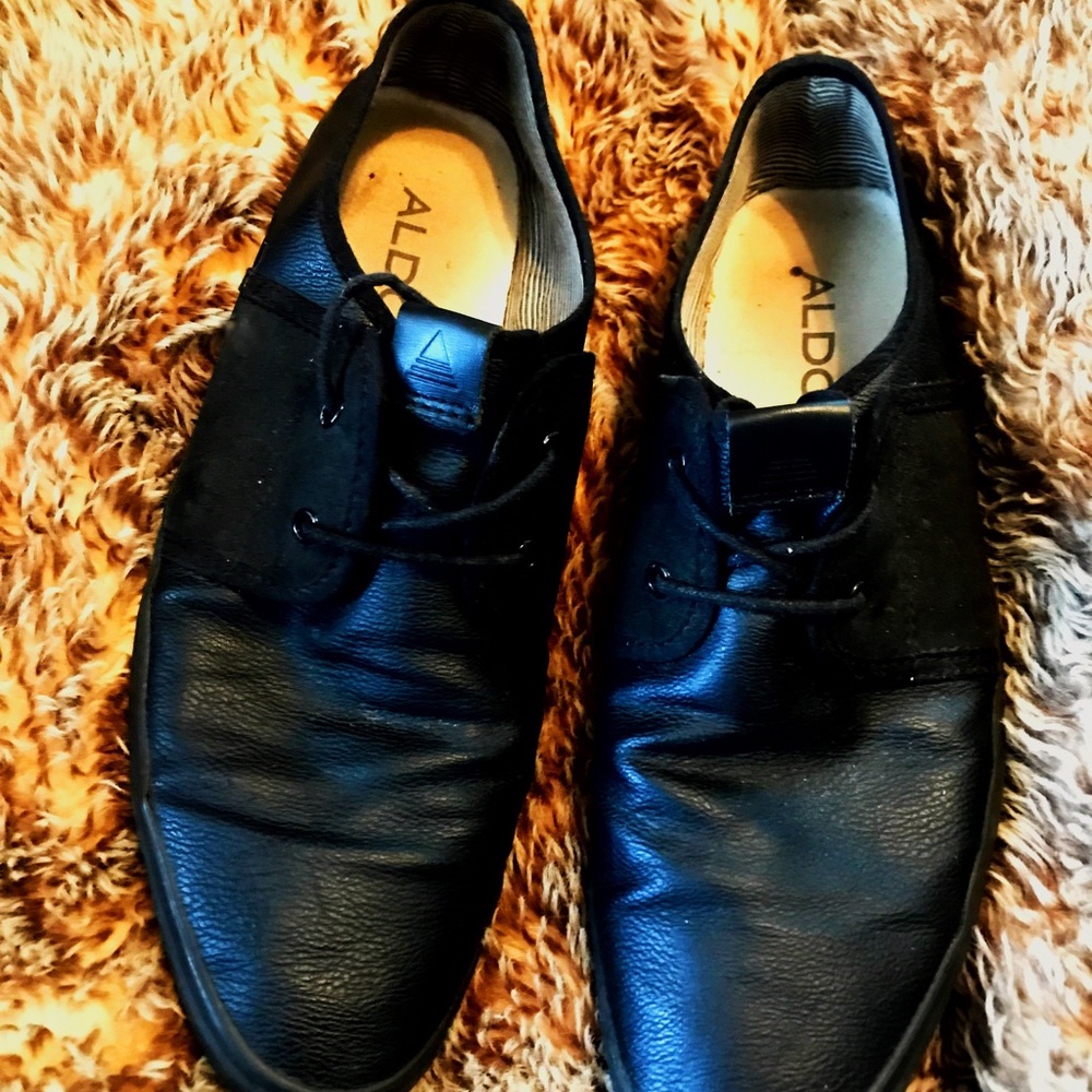 MENS SIZE 9.5 LEATHER ALDO DRESS SHOES