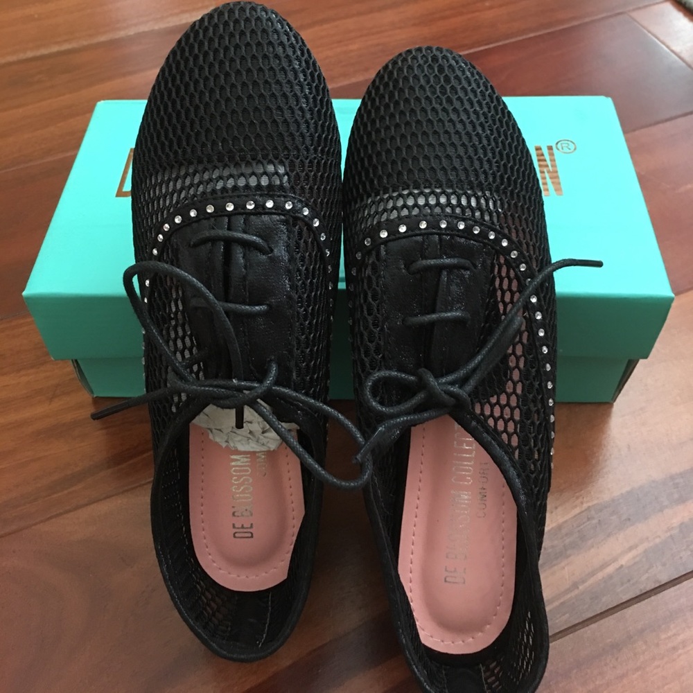 Black walking shoes