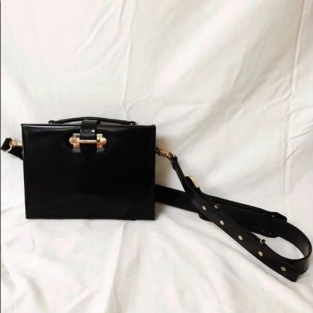 Patten leather purse