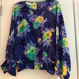 Vintage blouse blue print with bat wing sleeves