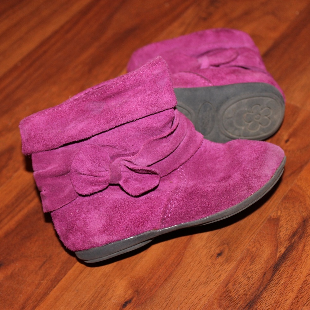 SOLD. Pink girl boots