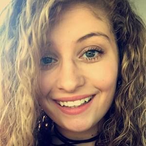 Meet your Posher, Hallie