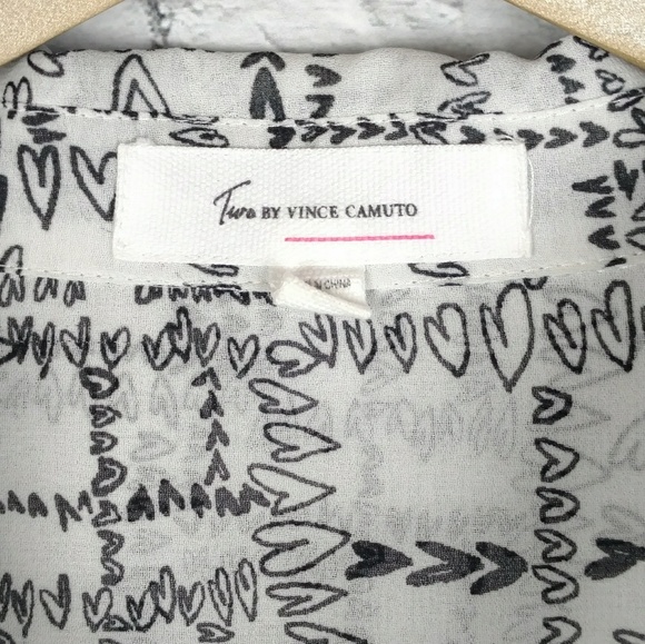 Two by Vince Camuto heart top - Picture 4 of 6