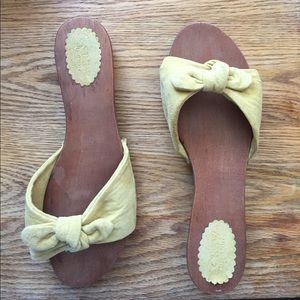MADE IN ITALY mustard yellow wooden sandals