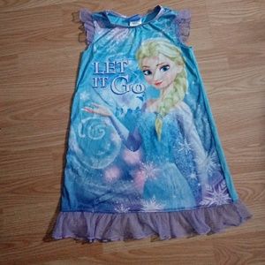 Little girl's nightgown