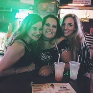 Meet your Posher, Alexis