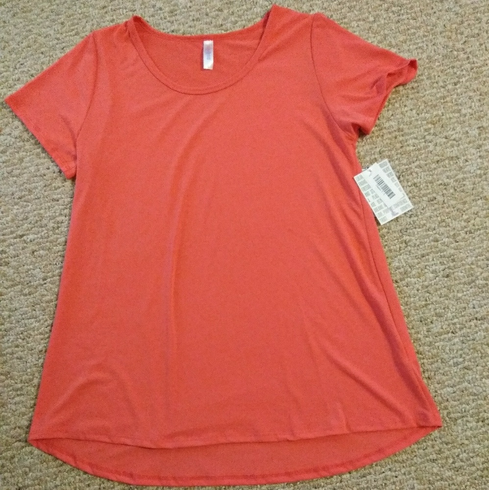 NEW AUTHENTIC LULAROE CLASSIC TEE