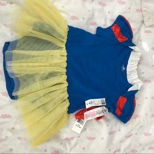 Disney baby Snow White onsie.