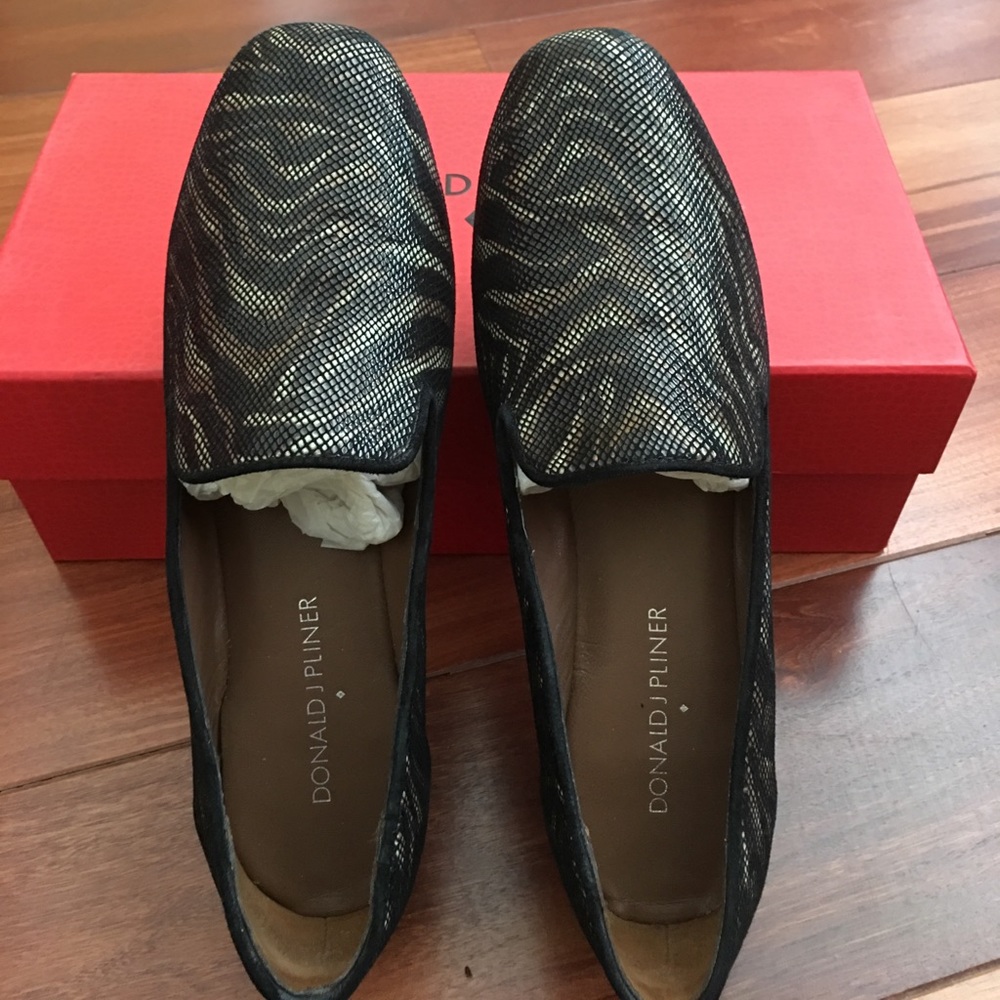 Comfy stylish walking shoes