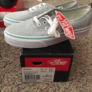 Vans Chambray Dots in gray and teal. Size 7.