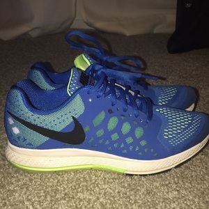 Nike Air Zoom Pegasus .