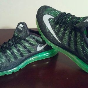 Nike Flyknit Air Maxes!!