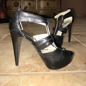 Authentic MICHEAL KORS zip up heels
