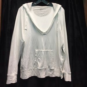 GAPBODY white v-neck sweatshirt with hood
