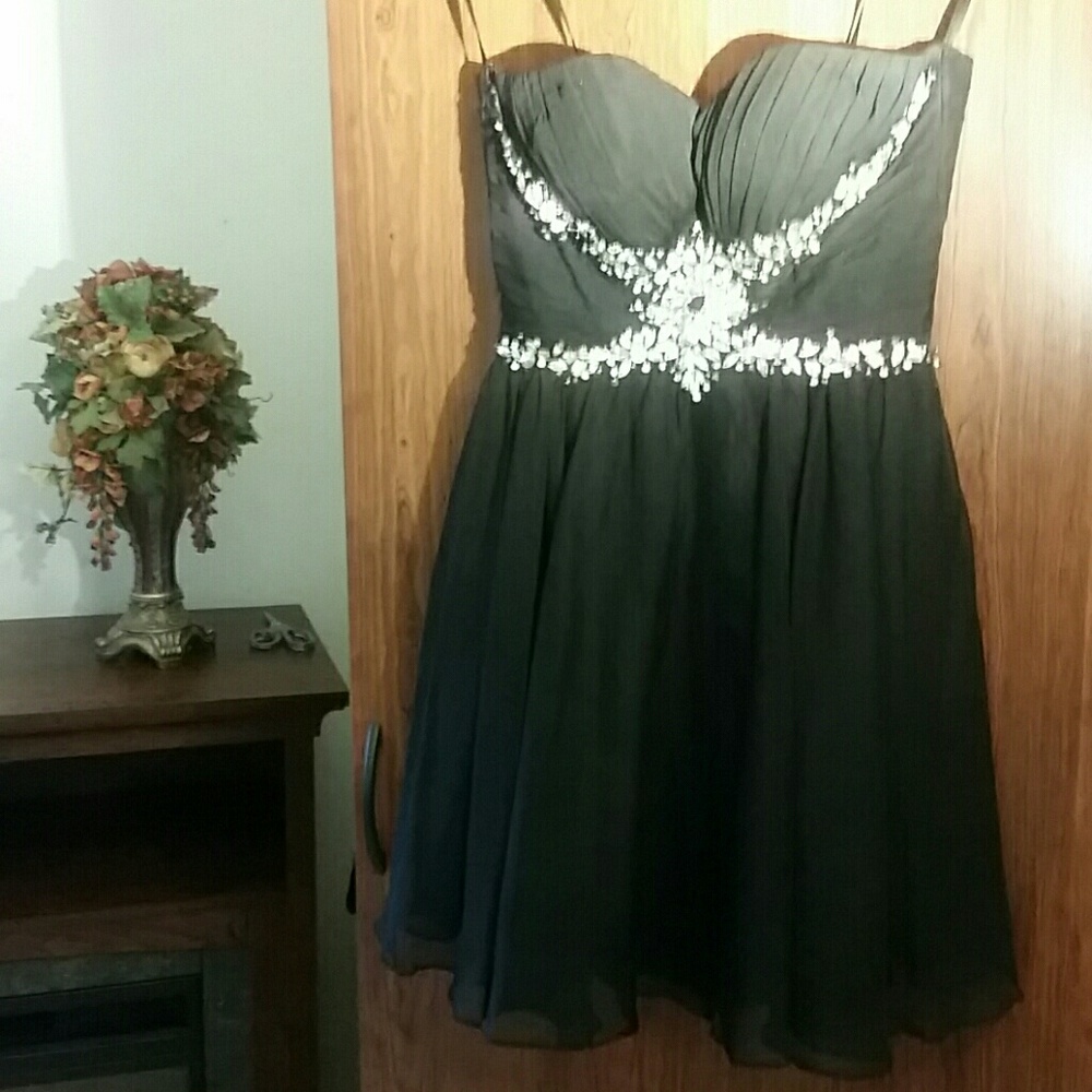 Previously Enjoyed Fiesta Jr XS Black Formal Dress