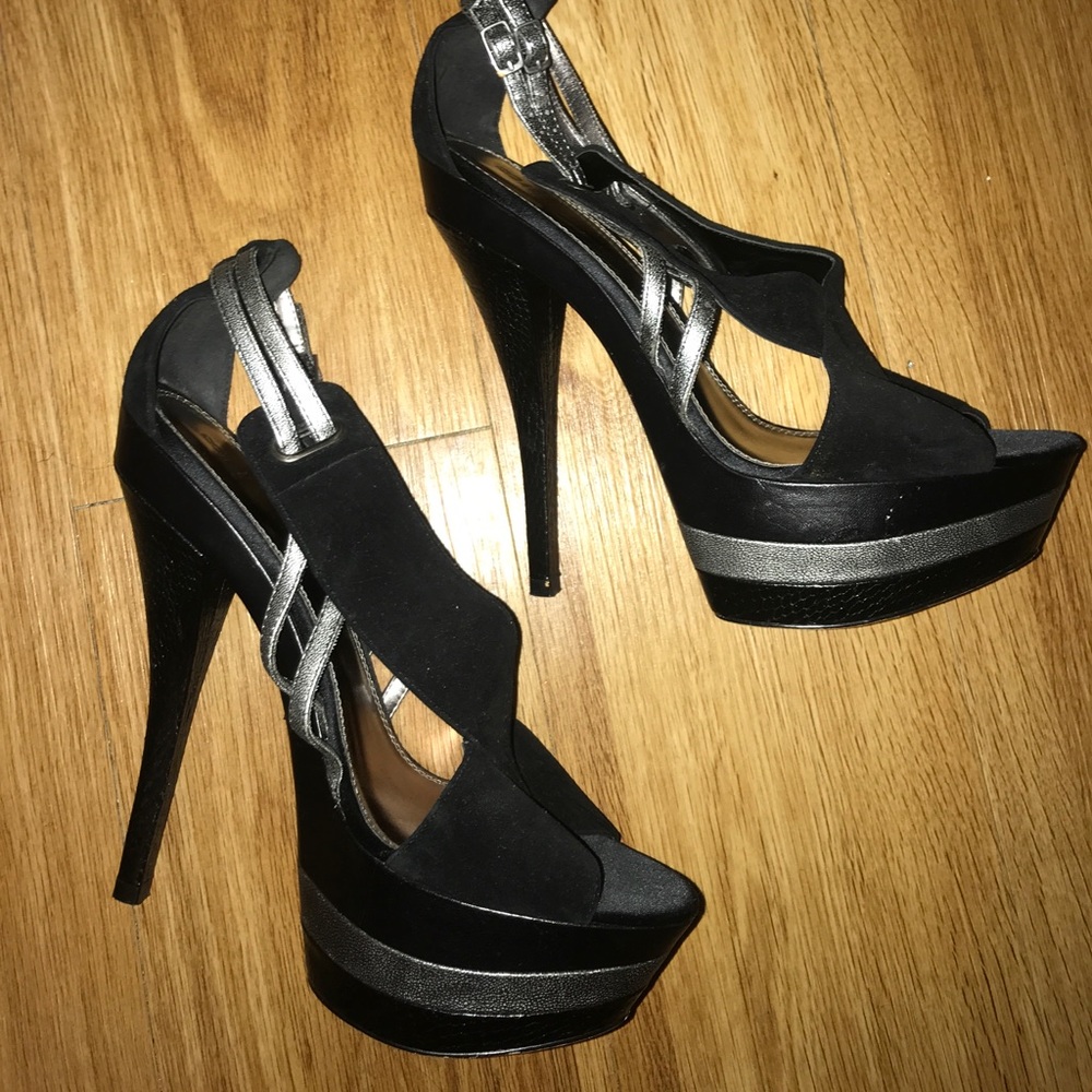 Leather & Velvet high heels size 10 but can fit 11