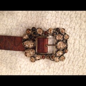 Leather belt with stone buckle