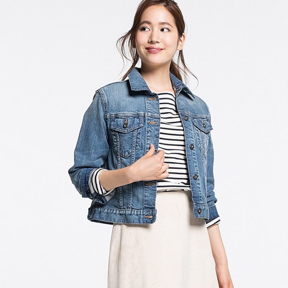 Uniqlo medium women’s classic denim jacket