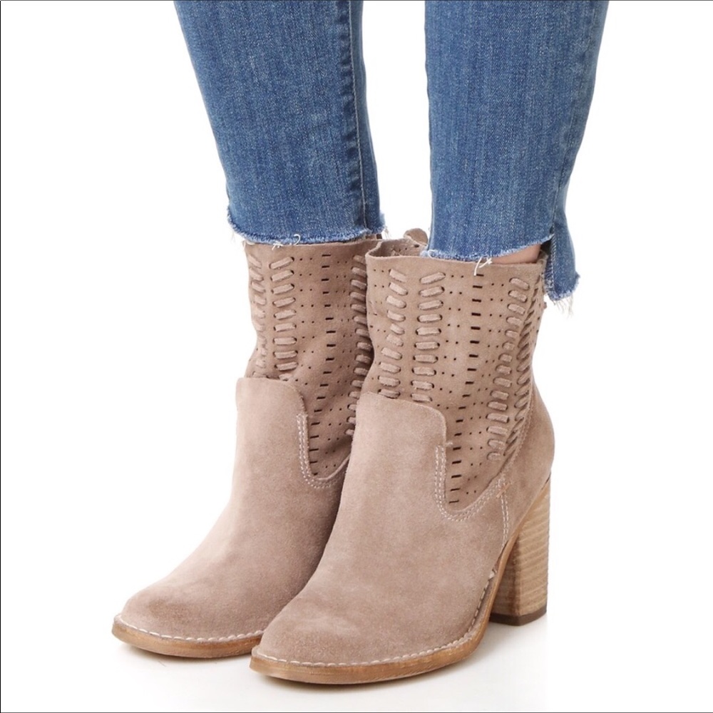 🎄Holiday SALE🎄Suede Block Heel Bootie