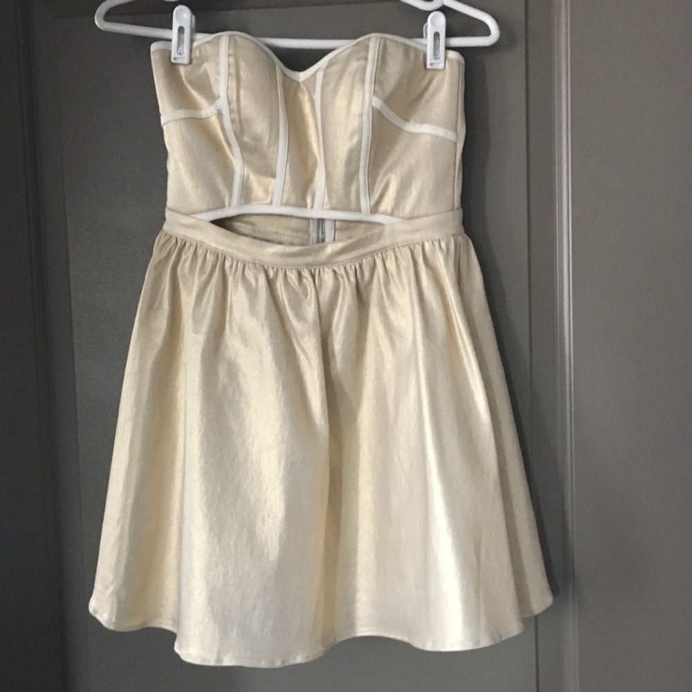 Strapless party dress 👗