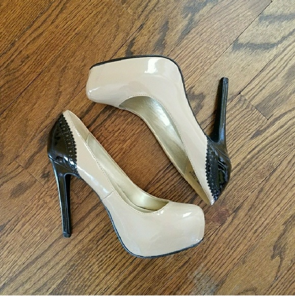 Kardashian Kollection Shoes - Kardashian Kollection nude heels black lace