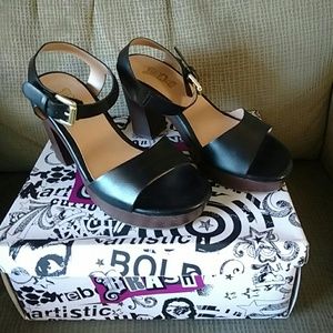 Size 5 Brash Neptune Heels