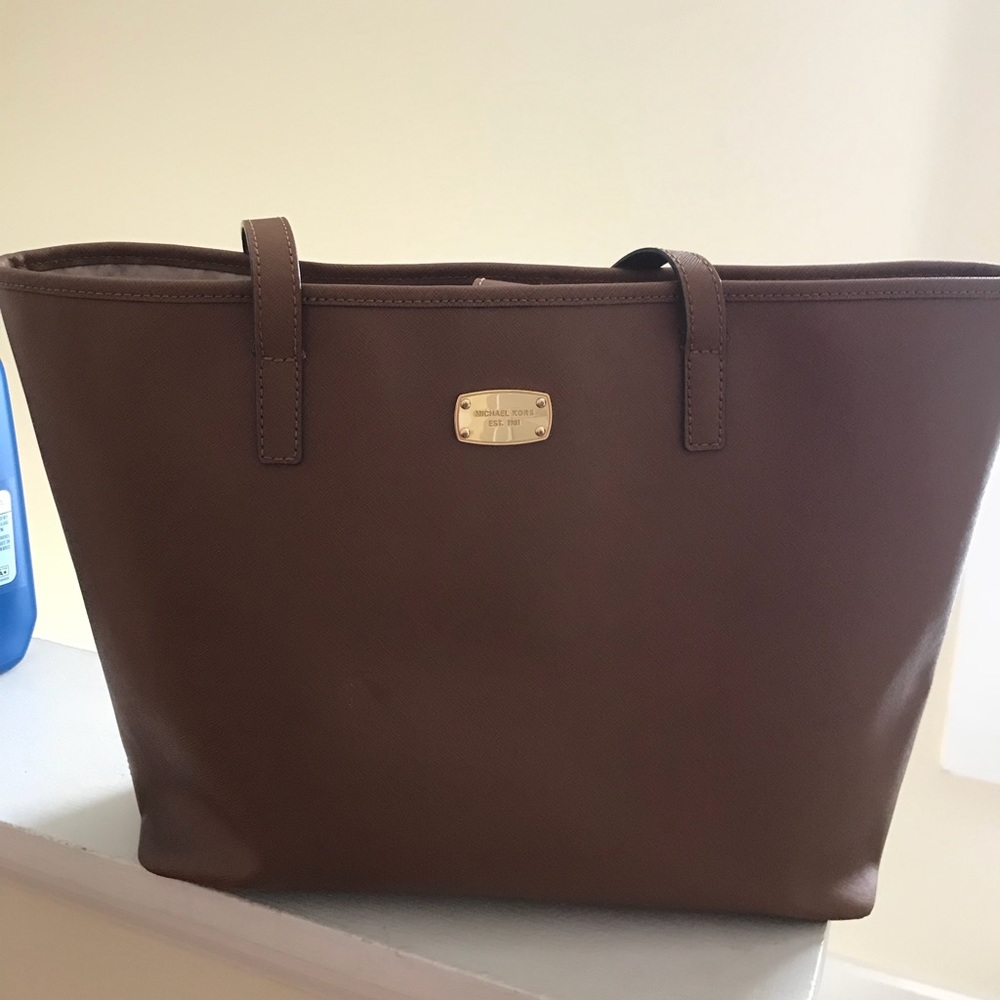 Michael kors jet set tote