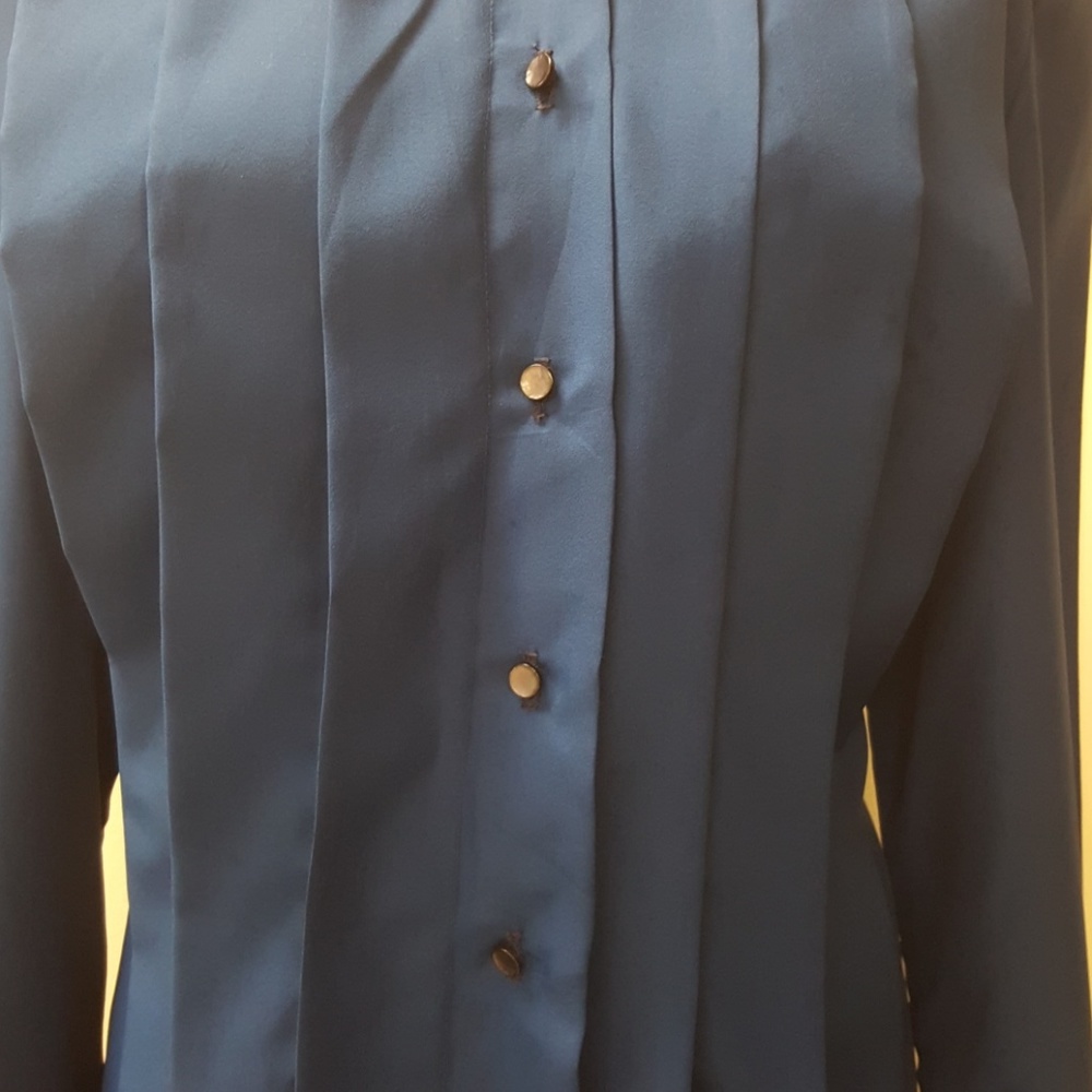 Blouse - Picture 2 of 6