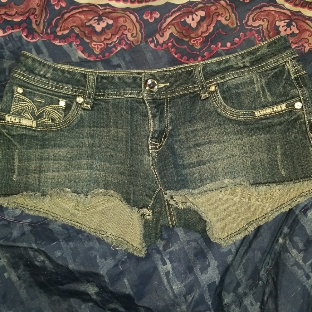 La idol shorts