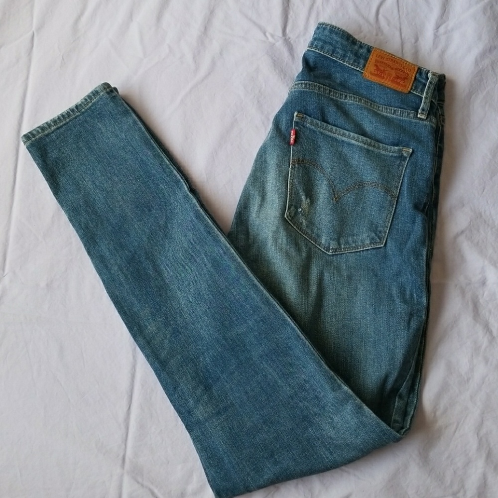 Levi's