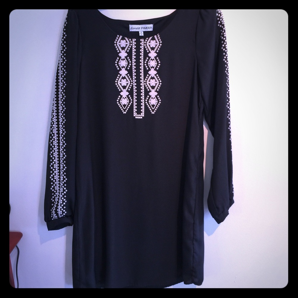 💋 Long Sleeve Black Dress with Aztec Designs 💋