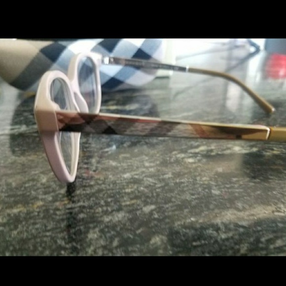 Prescription glasses - Picture 2 of 2