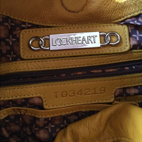SOLD Lockheart Origami Rosario Shoulder Bag - Picture 3 of 8