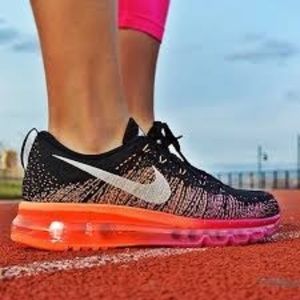 Nike Flyknit Air Max Running Shoe