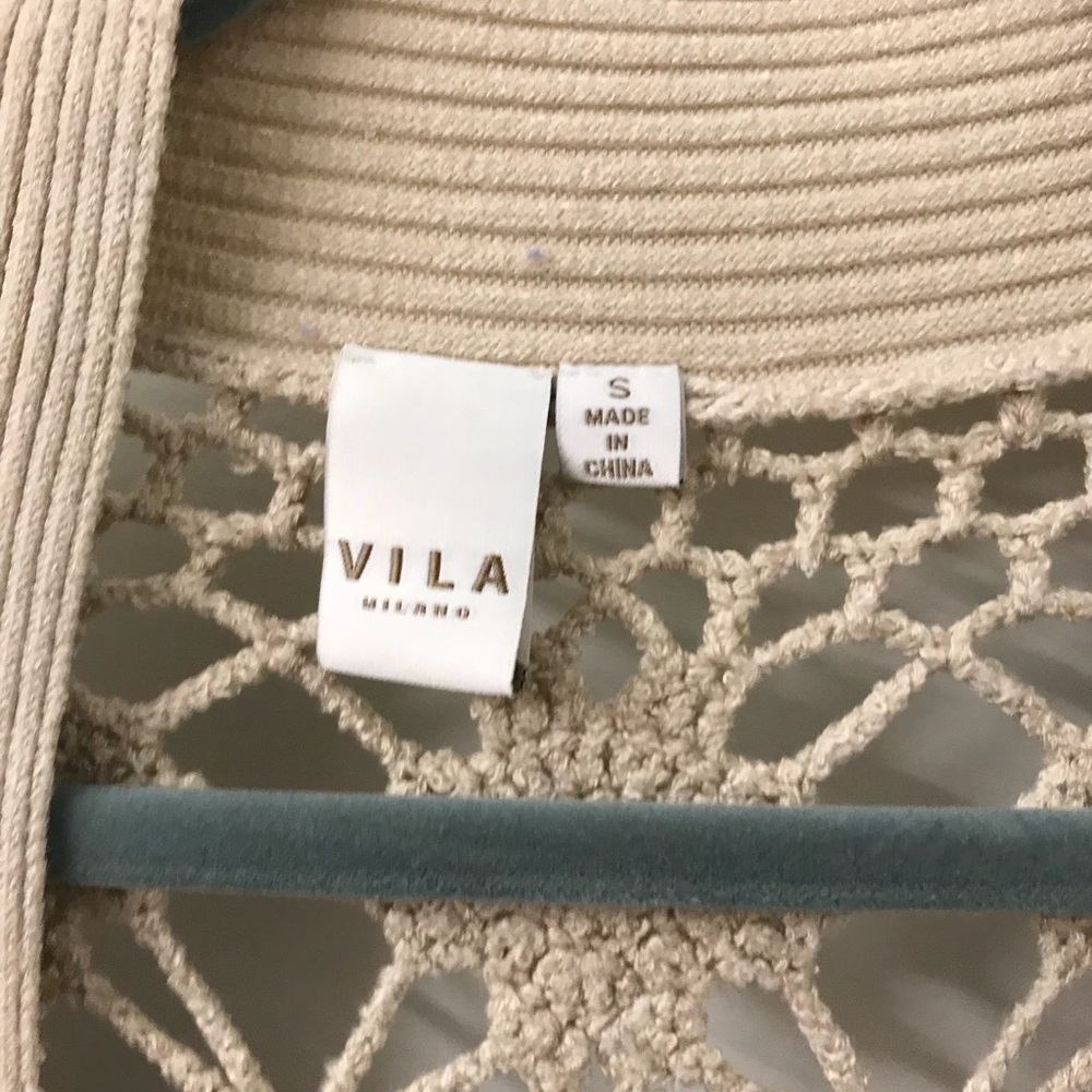 Beautiful Sweater - Picture 2 of 6