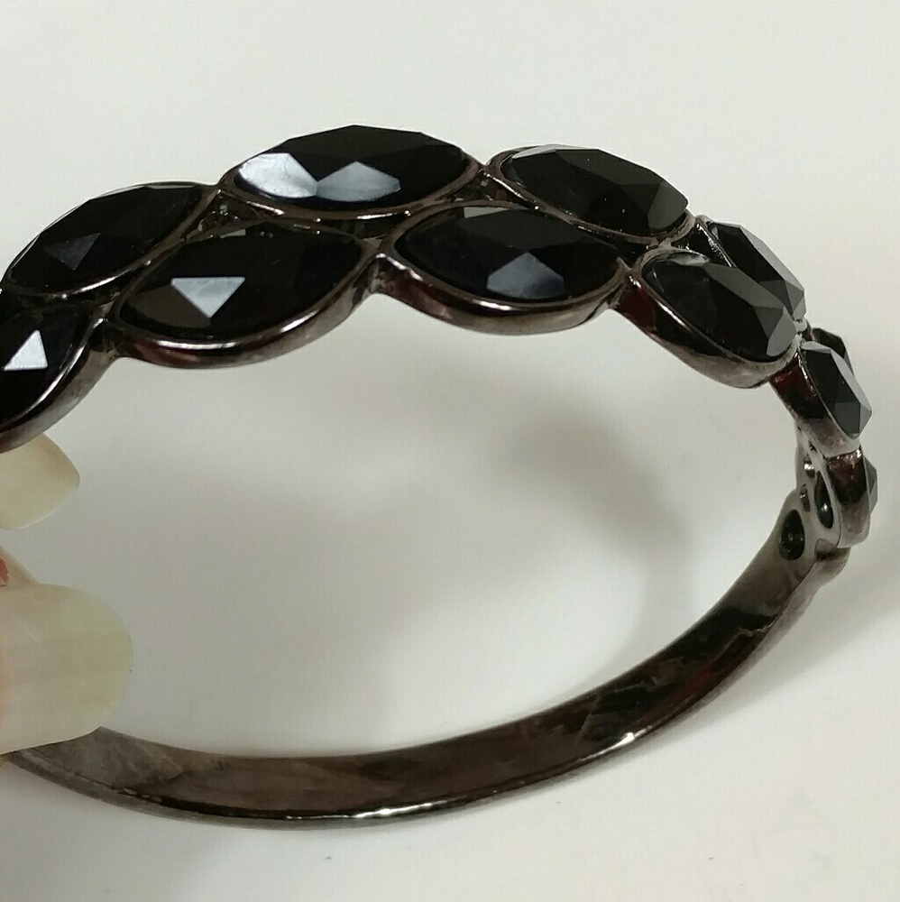 Black rhinestone bangle bracelet - Picture 3 of 6