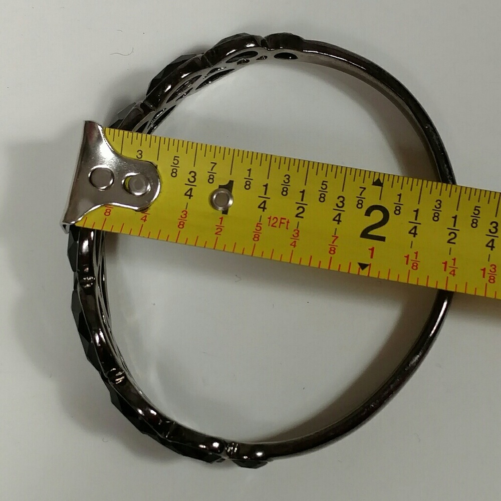 Black rhinestone bangle bracelet - Picture 5 of 6